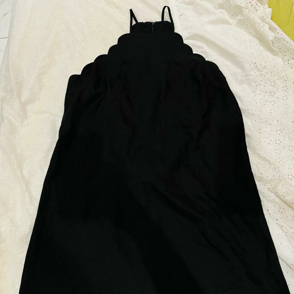 Black halter neck dress - Picture 8 of 10